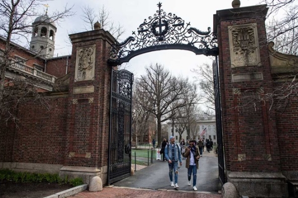 Foreign students will not study at Harvard University