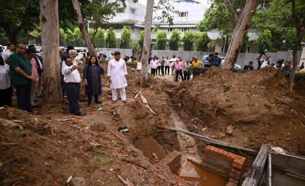 PWD Minister visited Golf Link area, said-no waterlogging