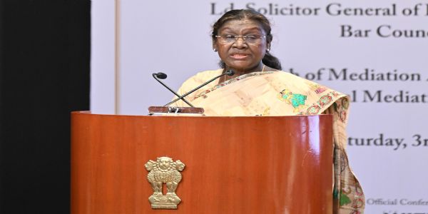 مقامی تنازعات میں ثالثی کے لیے پنچایتوں کو قانونی طور پر بااختیار بنانے کی ضرورت ہے: صدر