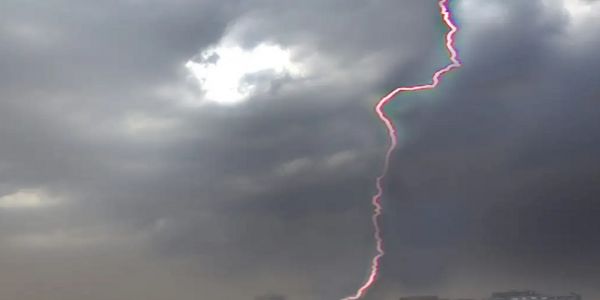 آسمانی بجلی گرنے سے خاتون اور نوجوان جاں بحق ہوگئے