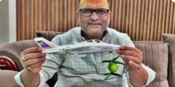 رافیل ماڈل پر لیموں اور مرچ لٹکا کربیان دینے پر اجے رائے کے خلاف مقدمہ درج