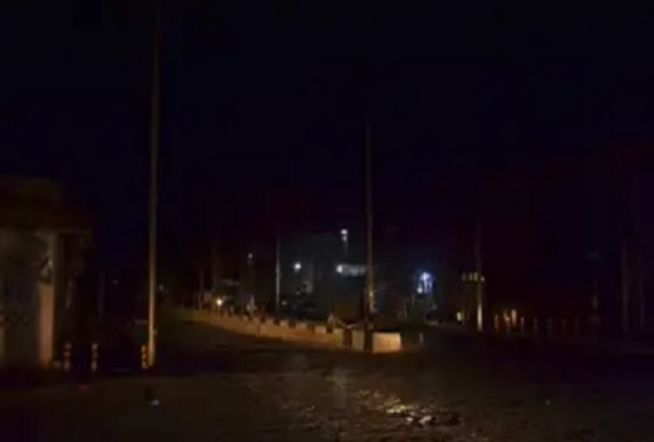 ہندوستان کی جوابی کارروائی سے پاکستان لرزا : کراچی بندرگاہ اور پشاور میں زبردست دھماکے، بلیک آوٹ اور موبائل نیٹ ورک ڈاون