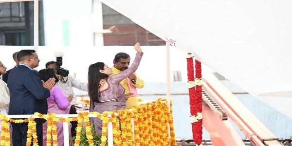 انڈین کوسٹ گارڈ کے لیے 60 فیصد دیسی ساختہ جہاز اچل لانچ کیا گیا