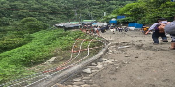 کیدارناتھ یاترا کے راستے پر لینڈ سلائیڈنگ، پالکی کے دو کارکن ہلاک، تین زخمی