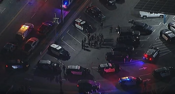 Two police officers attacked in America, one dead