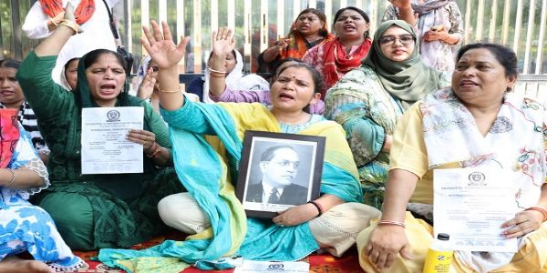 بی جے پی حکومت کے بل سے نجی اسکولوں کو لوٹ مار کی کھلی چھوٹ ملے گی: سوربھ بھاردواج