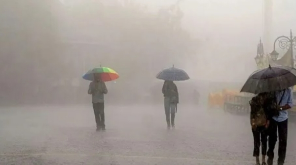 ملک کی کئی ریاستوں میں موسلا دھار بارش کی پیشنگوئی، ماہی گیروں کو سمندر میں نہ جانے کا مشورہ
