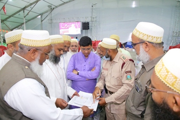 میئر نے جائے وقوعہ کا معائنہ کیا۔