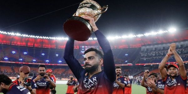 کوہلی نے ایک بار پھر ٹیسٹ سے وابستگی کا اظہار کیا، نوجوانوں پر زور دیا کہ وہ اس فارمیٹ کا احترام کریں۔
