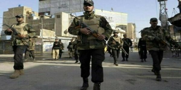 پاکستان میں دہشت گردوں کا چیک پوسٹ پر حملہ، دیکھتے رہے پرا ملیٹری کے جوان، پانچ برطرف