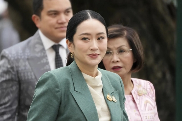 Thailands PM Patongtarn Shinawatra suspended
