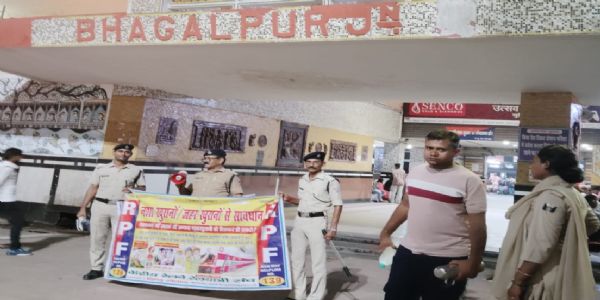 ٹرینوں پر پتھراؤ کے واقعات کو روکنے کے لیے چلائی جائے گی بیداری مہم