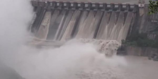 موسلادھار بارش کے بعد سلال ڈیم کے دروازے کھول دئیے گئے