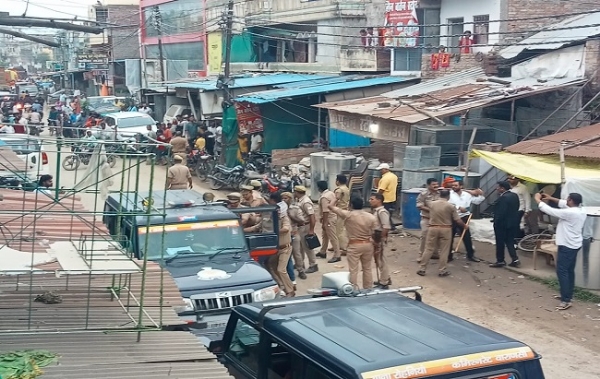 Varanasi: Kanwariya beaten up in Rajatalab, situation tense