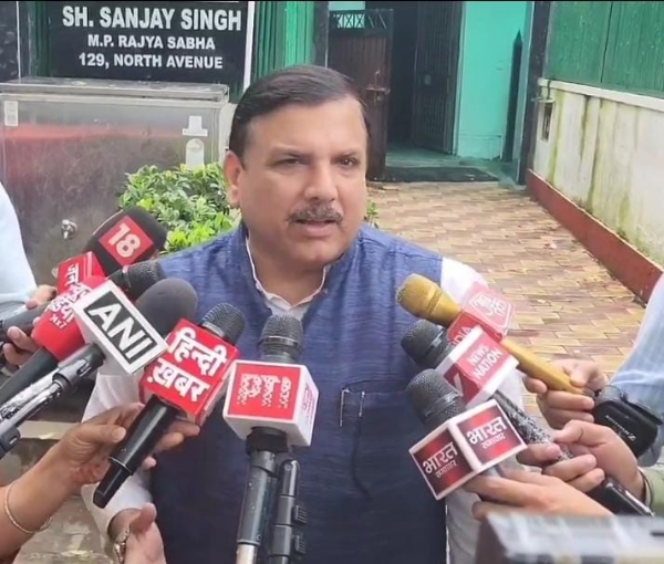 مودی جی کو ٹرمپ سے محبت، لیکن ٹرمپ نکلے بے وفا: سنجے سنگھ