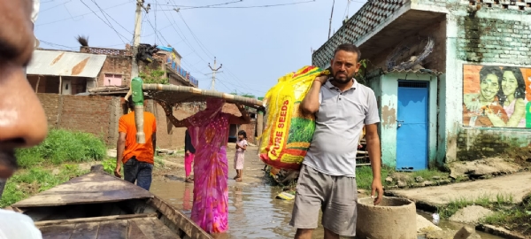 خطرے کے نشان سے اوپر بہہ رہی ہیں یمنا اور چمبل،  تین اضلاع میں سیلاب سے تباہی، کئی گاؤں زیر آب