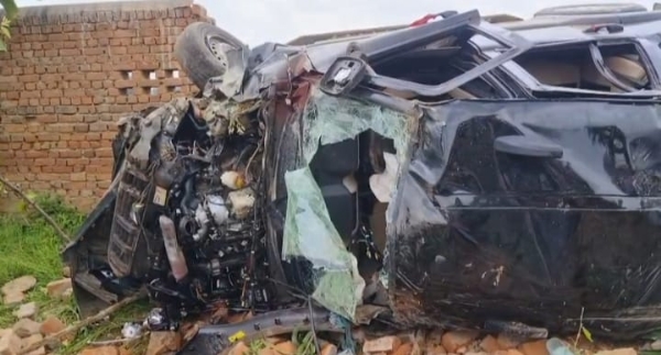 Anuppur MP: car collided with bike, entered in house, 5 died