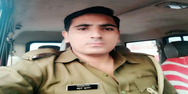 دہلی ۔ میرٹھ ایکسپریس وے پر تیز رفتار ٹرک نے پولیس کی گاڑی کو ٹکر ماری، کانسٹیبل کی موت