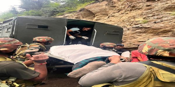 این ڈی آر ایف کی ٹیم امدادی کارروائیوں کے لیےکشتواڑ کے چشوتی گاؤں پہنچ گئی