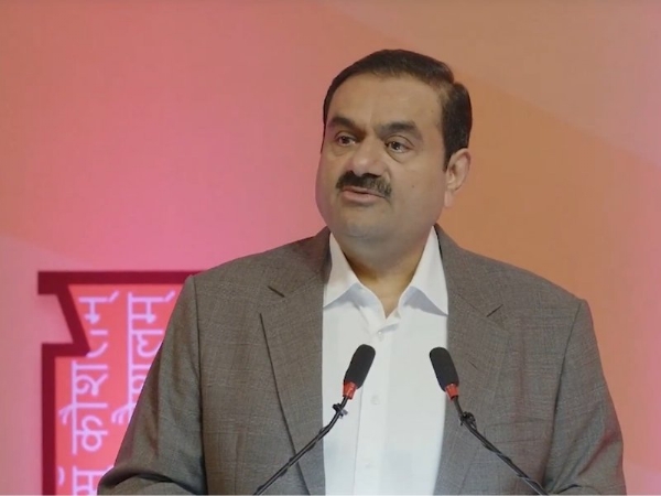 گوتم اڈانی کا آئی آئی ٹی کھڑگپور میں خطاب  کہا آپ آزادی کے نئے سپاہی ہیں، آپ کے ہتھیار آپ کے خیالات اور ضابطے ہیں۔