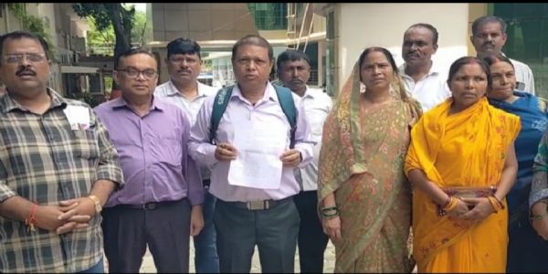 متاثرہ نے 40 لاکھ روپے کے فراڈ کیس میں ایس ڈی او سے شکایت کی