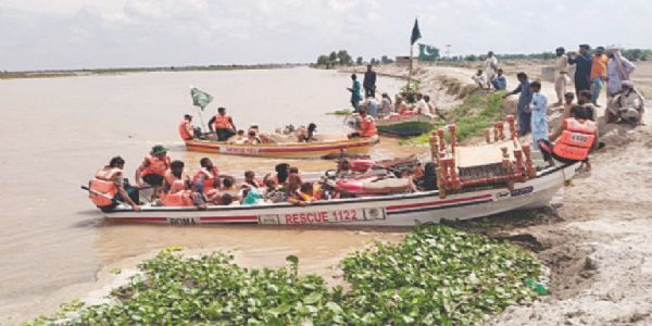 پاکستان میں پنجاب کے چھ اضلاع میں سیلاب سے نمٹنے کے لیے فوج طلب کی گئی