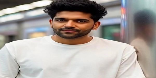 تاریخ کے آئینے میں 30 اگست: پٹولا گانے سے راتوں رات اسٹار بنے پنجابی گلوکار گرو رندھاوا کا یوم پیدائش