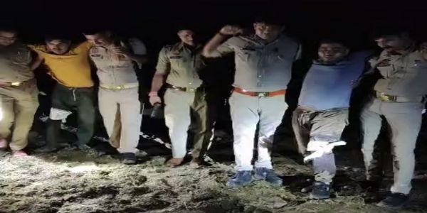 تصادم میں گرفتار لٹیرے حقیقی بھائیوں سے طمنچے، سونے کی بالیاں اور موٹر سائیکل برآمد