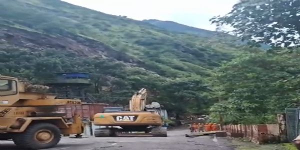 پتھورا گڑھ میں این ایچ پی سی پاور ہاؤس کی زیر زمین سرنگ میں پھنسے 19 مزدور، آٹھ کو بحفاظت نکال لیا گیا، ریسکیو آپریشن جاری