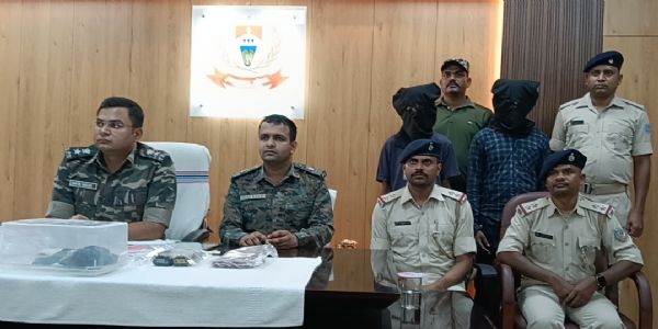 جھارکھنڈ کے سرندا جنگل سے دو خطرناک نکسلی گرفتار، ہتھیار برآمد