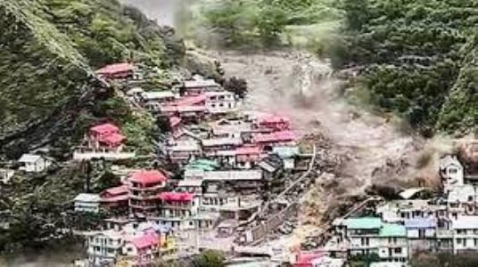 اتراکھنڈ کے دھرالی میں بادل پھٹنے سے بھاری تباہی ،چار افراد ہلاک، متعدد لاپتہ، بازارتباہ
