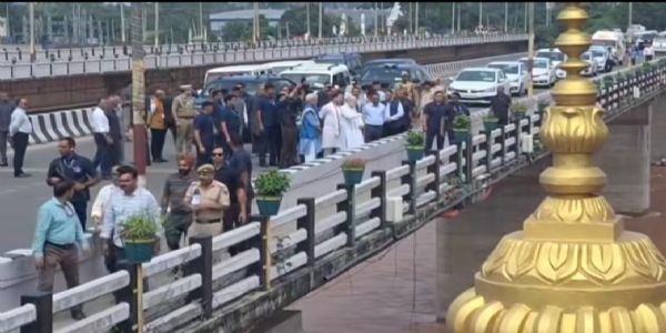 وزیر داخلہ نے جموں میں دریائے توی میں سیلاب سے ہوئے نقصان کا جائزہ لیا۔