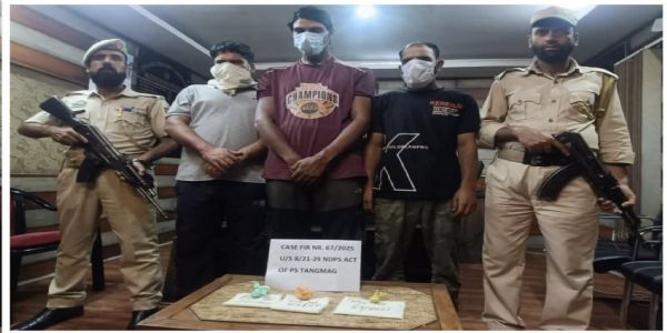 ٹنگمرگ میں منشیات کے ساتھ تین گرفتار