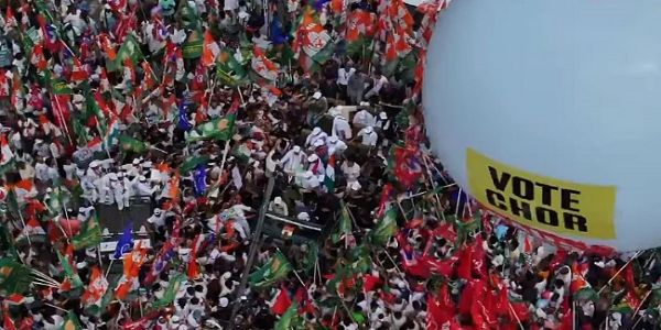 ووٹر ادھیکار یاترا : اینی راجا، مکیش سہنی، دیپانکر بھٹاچاریہ نے وزیر اعظم مودی کو بتایا جمہوریت کے لیے خطرناک!