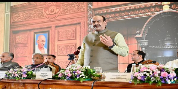 ہماری کوشش اس بات کو یقینی بنانا ہے کہ قانون سازی منصوبہ بند تعطل کے بغیر کام کر سکے: لوک سبھا اسپیکر
