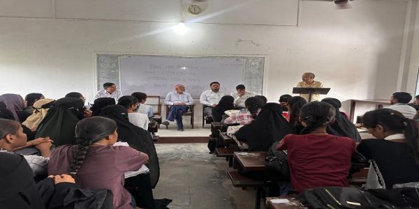 دو مختلف قوموں اور ثقافتوں کے میل-جول کی روشن مثال ہے اردو: راجیو رنجن