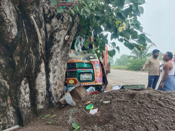 Accident Maha One Dead in Parbhani Truck Crash