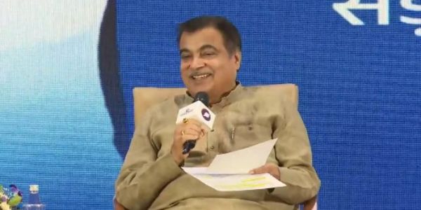 سڑک کی تعمیر میں کچرے کا استعمال کرکے ہم ملک کو کچرے سے پاک بنائیں گے: گڈکری