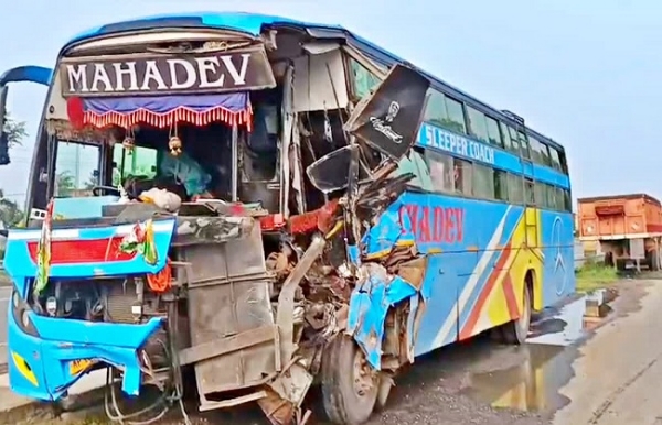 گیا جی جارہے مدھیہ پردیش کے 38 عقیدت مندوں کی بس حادثے کا شکار، ایک کی موت