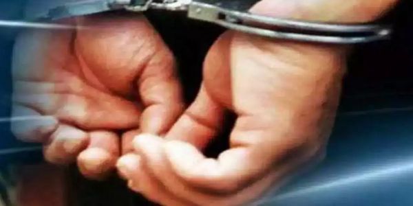 پولیس نے مفرور بدمعاش کو گرفتار کر لیا