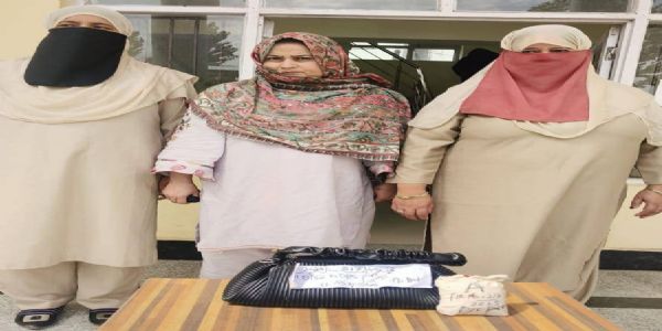 پلوامہ پولیس نے منشیات کی اسمگلنگ کی کوشش کا پردہ فاش کیا، نیوا میں 120 گرام ہیروئن جیسی مادہ ضبط