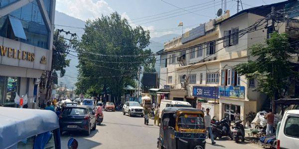 ڈوڈہ میں پابندیاں ختم ،2 جی موبائل انٹرنیٹ سروس بحال۔