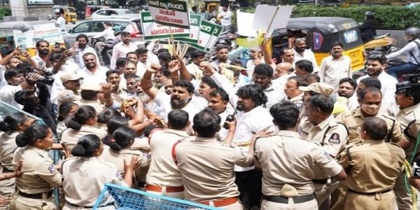 پبلک سروس کمیشن کے دفتر کا محاصرہ، تلنگانہ جاگروتی کے کئی کارکن گرفتار