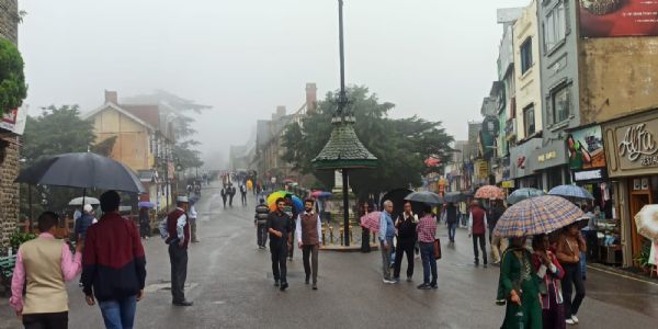ہماچل میں مانسون کی تباہی جاری، کئی اضلاع میں نظام زندگی درہم برہم، 564 سڑکیں بند