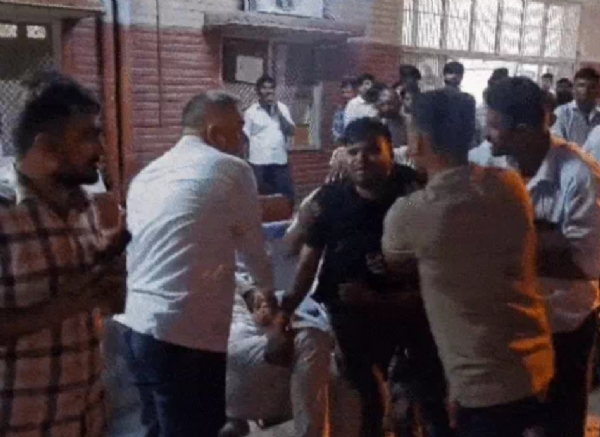 این ایس جی کمانڈو اور ان کے ساتھیوں نے شراب کی دکان کے مالک پر حملہ کیا، دکاندارکی موت کے بعد ہنگامہ برپا