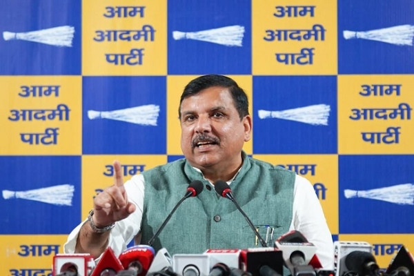 اتر پردیش میں بھرتی گھوٹالا، یوگی حکومت اعلیٰ ذات والوں کو دے رہی ہے دلتوں اور پسماندہ طبقات کی نوکریاں:سنجے سنگھ