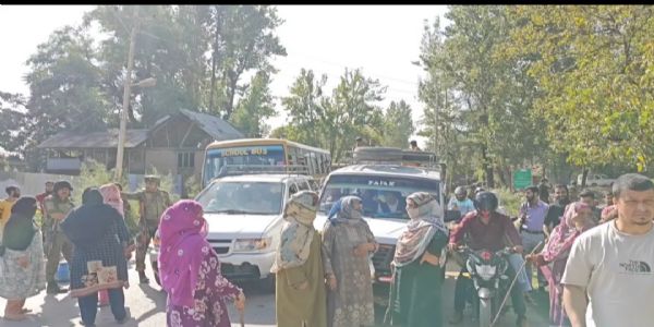 چوٹی پورہ ہندواڑہ میں پانی کے بحران پر احتجاج