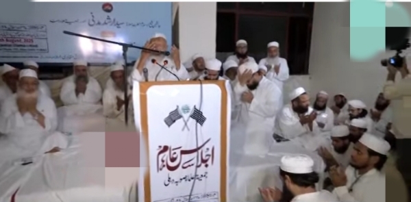 گورو گوگوئی کو وزیر اعلیٰ بنانے کے لئے کی گئی دعا پر آسام میں مختلف حلقوں کا ردعمل