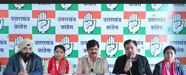 انکیتا بھنڈاری قتل کیس: کانگریس نے حکومت پر حملہ کیا، حکومت پر جانچ پٹری سے اترانے کا الزام