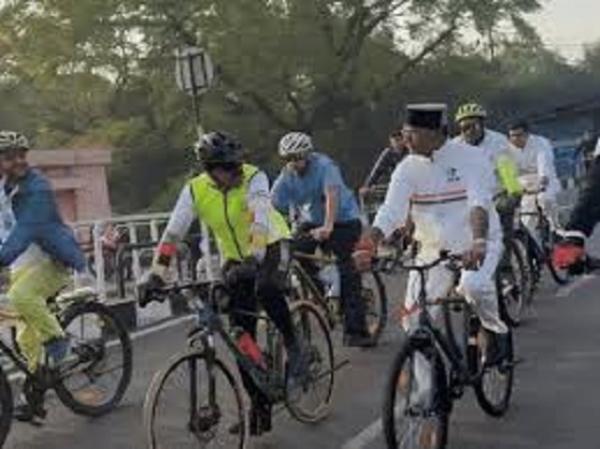 بھوپال میں سائیکل آن سنڈے کا انعقاد ہوا، وزیر وشواس سارنگ نے ہری جھنڈی دکھائی بھوپال میں سائیکل آن سنڈے کا انعقاد ہوا، وزیر وشواس سارنگ نے ہری جھنڈی دکھائی